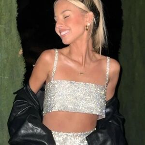 White fox breathtaking crop top silver size XS/S